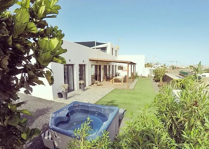 Alma Con Jacuzzi Hotel Lajares