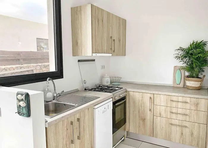 Agua Con Jacuzzi Lajares