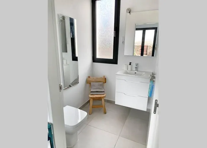 Agua Con Jacuzzi Hotel *