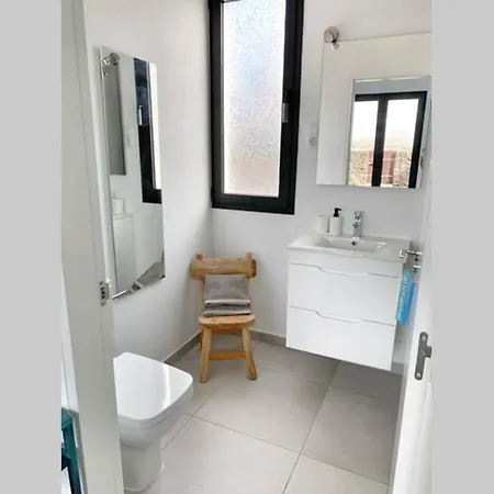 Agua Con Jacuzzi Hotel *