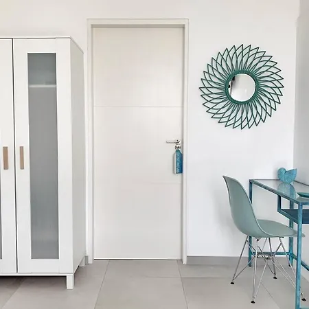 Agua Con Jacuzzi Lajares