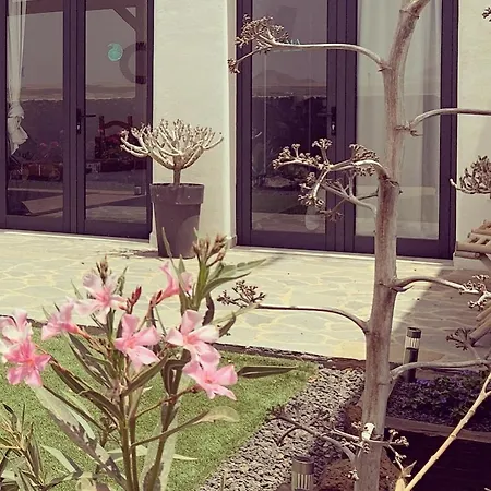 Agua Con Jacuzzi Lajares